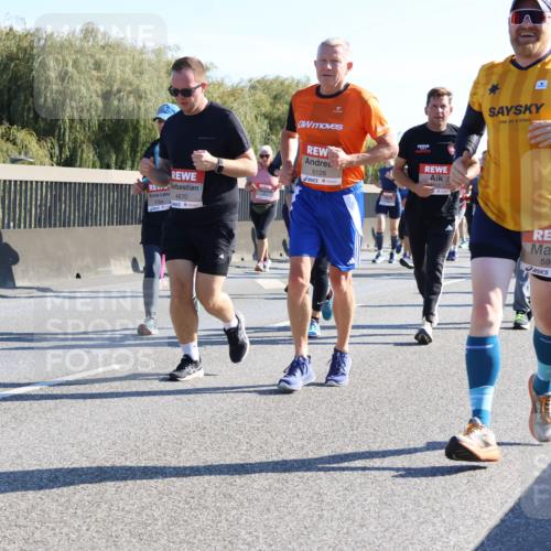 03.10.2025 - Köhlbrandbrückenlauf Strokosch-Dieckow http://msf.ph/oto/9107634 03.10.2025 12:20:26 Position 3 4843, 4670, 4784, 5128, 5983 meine-sportfotos.de