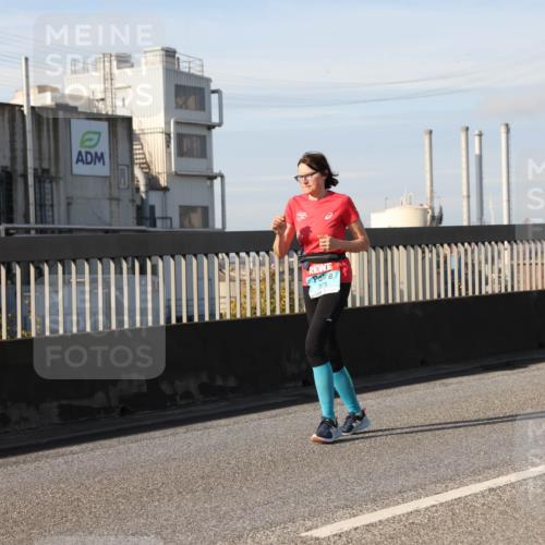 03.10.2025 - Köhlbrandbrückenlauf Lena Gebhardt http://msf.ph/oto/9107638 03.10.2025 10:13:48 Position 2  meine-sportfotos.de