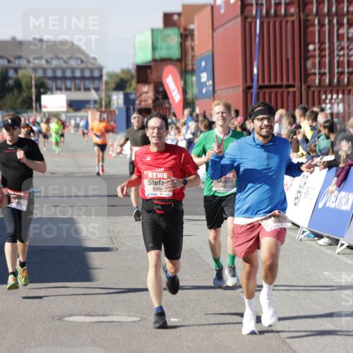 03.10.2025 - Köhlbrandbrückenlauf Jannik Wohlers http://msf.ph/oto/9107639 03.10.2025 12:59:17 Ziel 4108, 4164, 4226, 4371, 4441, 4940, 5967, 6036, 6154, 6390, 6391, 6478, 6484, 6493, 6609 meine-sportfotos.de