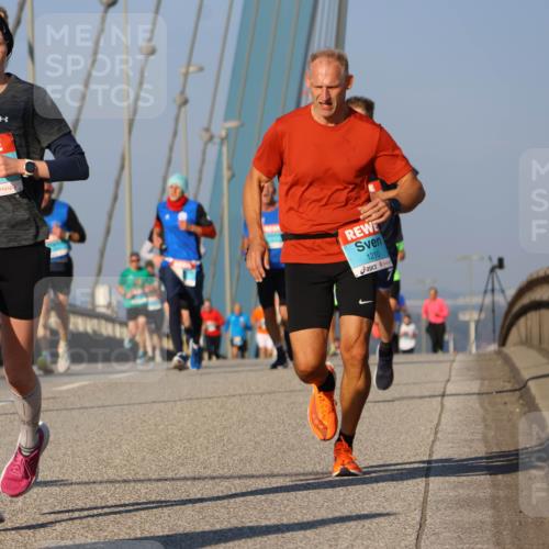 03.10.2025 - Köhlbrandbrückenlauf Strokosch-Dieckow http://msf.ph/oto/9107641 03.10.2025 09:37:25 Position 2 1256, 1210 meine-sportfotos.de