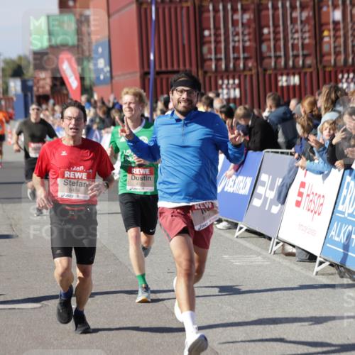 03.10.2025 - Köhlbrandbrückenlauf Jannik Wohlers http://msf.ph/oto/9107658 03.10.2025 12:59:18 Ziel 4108, 4164, 4226, 4371, 4441, 4940, 5967, 6036, 6154, 6390, 6391, 6478, 6484, 6493, 6609 meine-sportfotos.de