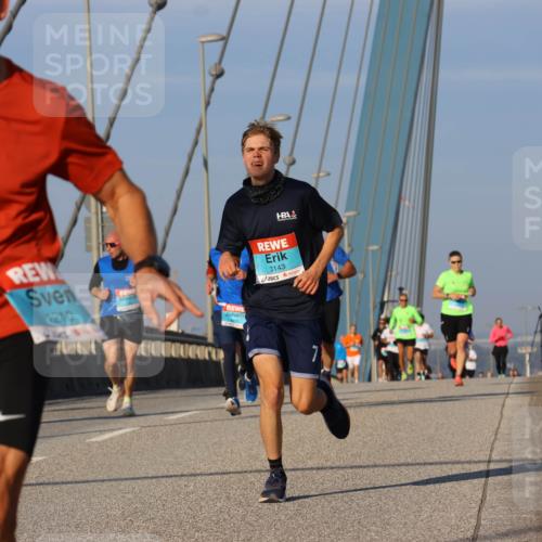 03.10.2025 - Köhlbrandbrückenlauf Strokosch-Dieckow http://msf.ph/oto/9107667 03.10.2025 09:37:28 Position 2 1210, 3143 meine-sportfotos.de