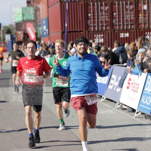 03.10.2025 - Köhlbrandbrückenlauf Jannik Wohlers http://msf.ph/oto/9107673 03.10.2025 12:59:18 Ziel 4108, 4164, 4226, 4371, 4441, 4940, 5967, 6036, 6154, 6390, 6391, 6478, 6484, 6493, 6609 meine-sportfotos.de