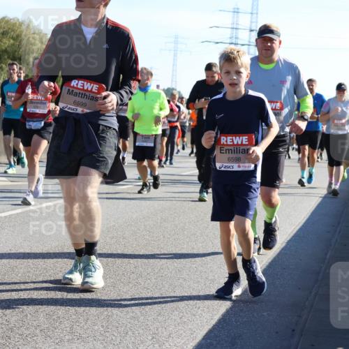 03.10.2025 - Köhlbrandbrückenlauf Strokosch-Dieckow http://msf.ph/oto/9107683 03.10.2025 12:20:32 Position 3 4818, 5780, 6599, 6598 meine-sportfotos.de