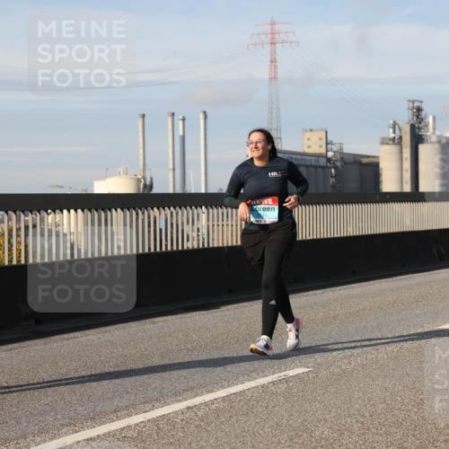 03.10.2025 - Köhlbrandbrückenlauf Lena Gebhardt http://msf.ph/oto/9107688 03.10.2025 10:13:49 Position 2 3571 meine-sportfotos.de