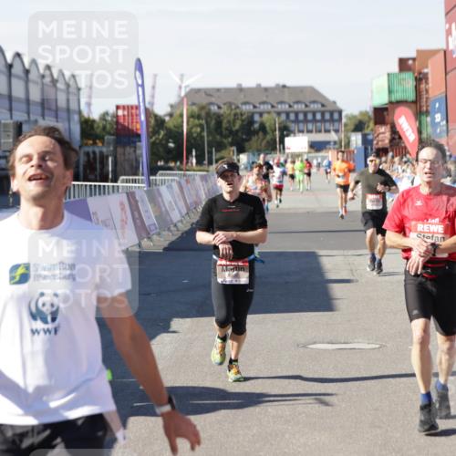 03.10.2025 - Köhlbrandbrückenlauf Jannik Wohlers http://msf.ph/oto/9107689 03.10.2025 12:59:18 Ziel 4108, 4164, 4226, 4371, 4441, 4940, 5967, 6036, 6154, 6390, 6391, 6478, 6484, 6493, 6609 meine-sportfotos.de