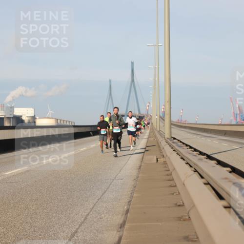 03.10.2025 - Köhlbrandbrückenlauf Lena Gebhardt http://msf.ph/oto/9107695 03.10.2025 09:40:31 Position 2  meine-sportfotos.de
