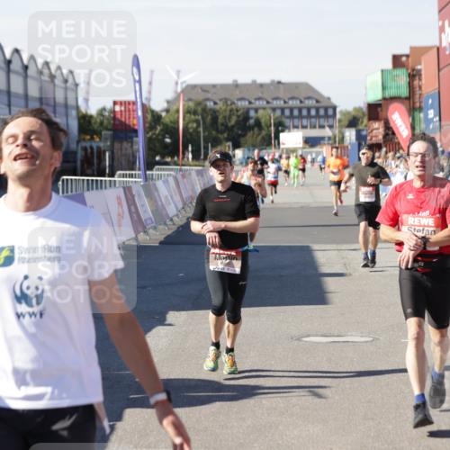 03.10.2025 - Köhlbrandbrückenlauf Jannik Wohlers http://msf.ph/oto/9107698 03.10.2025 12:59:18 Ziel 4108, 4164, 4226, 4371, 4441, 4940, 5967, 6036, 6154, 6390, 6391, 6478, 6484, 6493, 6609 meine-sportfotos.de