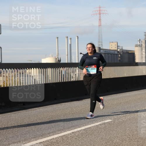 03.10.2025 - Köhlbrandbrückenlauf Lena Gebhardt http://msf.ph/oto/9107708 03.10.2025 10:13:49 Position 2 3571 meine-sportfotos.de