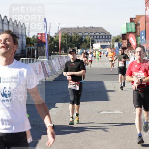 03.10.2025 - Köhlbrandbrückenlauf Jannik Wohlers http://msf.ph/oto/9107711 03.10.2025 12:59:18 Ziel 4108, 4164, 4226, 4371, 4441, 4940, 5967, 6036, 6154, 6390, 6391, 6478, 6484, 6493, 6609 meine-sportfotos.de