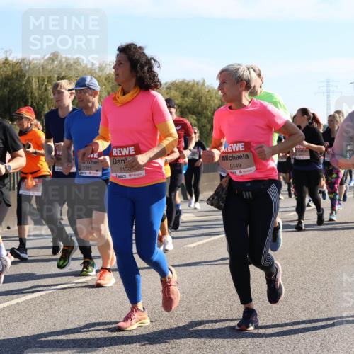 03.10.2025 - Köhlbrandbrückenlauf Strokosch-Dieckow http://msf.ph/oto/9107727 03.10.2025 12:20:42 Position 3 6712, 5385, 6150, 6149, 4469 meine-sportfotos.de
