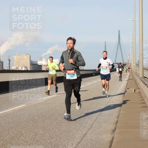 03.10.2025 - Köhlbrandbrückenlauf Lena Gebhardt http://msf.ph/oto/9107748 03.10.2025 09:40:35 Position 2 1184 meine-sportfotos.de