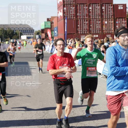 03.10.2025 - Köhlbrandbrückenlauf Jannik Wohlers http://msf.ph/oto/9107765 03.10.2025 12:59:19 Ziel 4108, 4164, 4226, 4371, 4441, 4940, 5967, 6036, 6154, 6390, 6391, 6478, 6484, 6493, 6609 meine-sportfotos.de