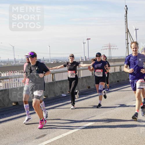 03.10.2025 - Köhlbrandbrückenlauf Michael Burmester http://msf.ph/oto/9107770 03.10.2025 12:50:57 Position 2 5771, 5638, 2025, 564 meine-sportfotos.de