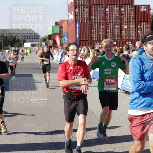 03.10.2025 - Köhlbrandbrückenlauf Jannik Wohlers http://msf.ph/oto/9107775 03.10.2025 12:59:19 Ziel 4108, 4164, 4226, 4371, 4441, 4940, 5967, 6036, 6154, 6390, 6391, 6478, 6484, 6493, 6609 meine-sportfotos.de