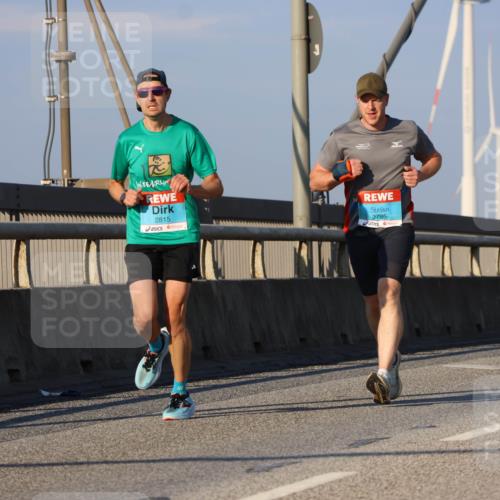 03.10.2025 - Köhlbrandbrückenlauf Strokosch-Dieckow http://msf.ph/oto/9107792 03.10.2025 09:37:43 Position 2 1, 2815, 3795 meine-sportfotos.de
