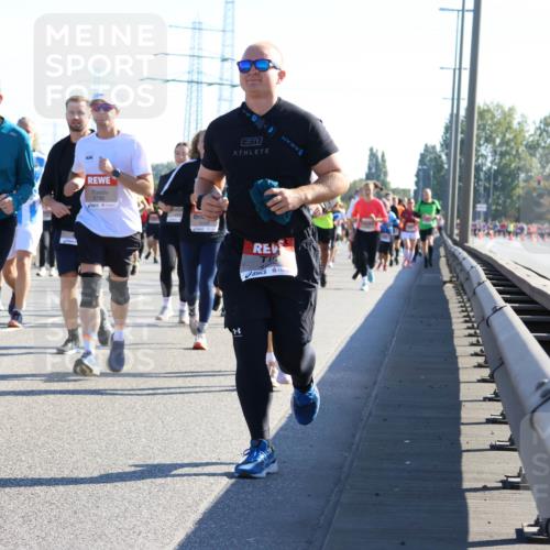03.10.2025 - Köhlbrandbrückenlauf Strokosch-Dieckow http://msf.ph/oto/9107800 03.10.2025 12:20:49 Position 3 6119, 6790 meine-sportfotos.de