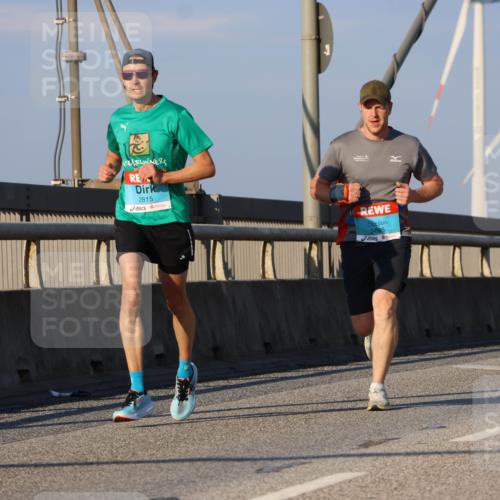 03.10.2025 - Köhlbrandbrückenlauf Strokosch-Dieckow http://msf.ph/oto/9107803 03.10.2025 09:37:43 Position 2 2815, 3795 meine-sportfotos.de