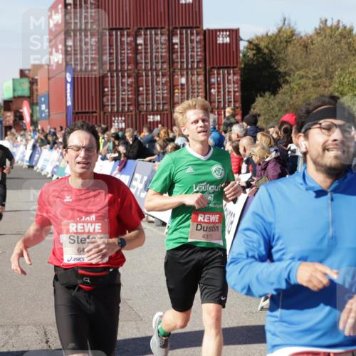03.10.2025 - Köhlbrandbrückenlauf Jannik Wohlers http://msf.ph/oto/9107807 03.10.2025 12:59:20 Ziel 4108, 4164, 4226, 4371, 4441, 4940, 5967, 6036, 6154, 6390, 6391, 6478, 6484, 6493, 6609 meine-sportfotos.de