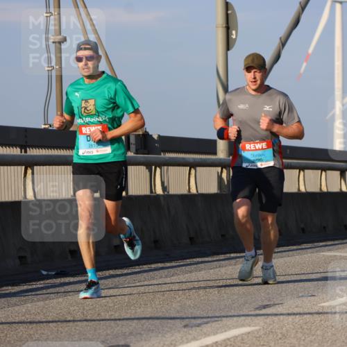 03.10.2025 - Köhlbrandbrückenlauf Strokosch-Dieckow http://msf.ph/oto/9107809 03.10.2025 09:37:43 Position 2 2815, 3795 meine-sportfotos.de