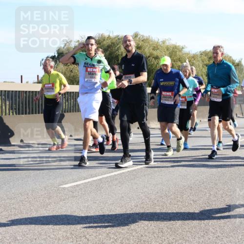 03.10.2025 - Köhlbrandbrückenlauf Strokosch-Dieckow http://msf.ph/oto/9107818 03.10.2025 12:20:50 Position 3 6211, 247, 6306, 4978, 6119, 48 meine-sportfotos.de