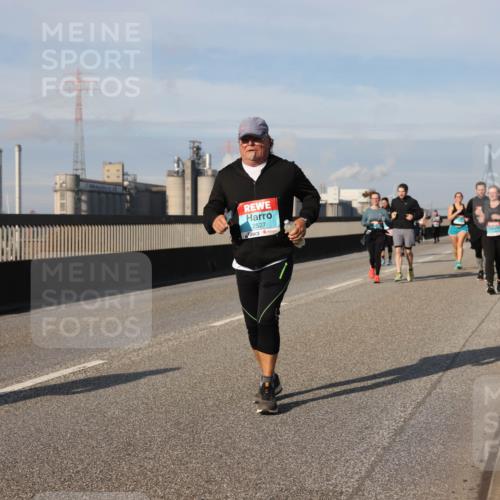 03.10.2025 - Köhlbrandbrückenlauf Lena Gebhardt http://msf.ph/oto/9107820 03.10.2025 10:13:51 Position 2 2527 meine-sportfotos.de