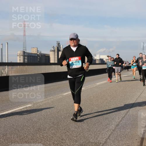 03.10.2025 - Köhlbrandbrückenlauf Lena Gebhardt http://msf.ph/oto/9107831 03.10.2025 10:13:51 Position 2 2527 meine-sportfotos.de