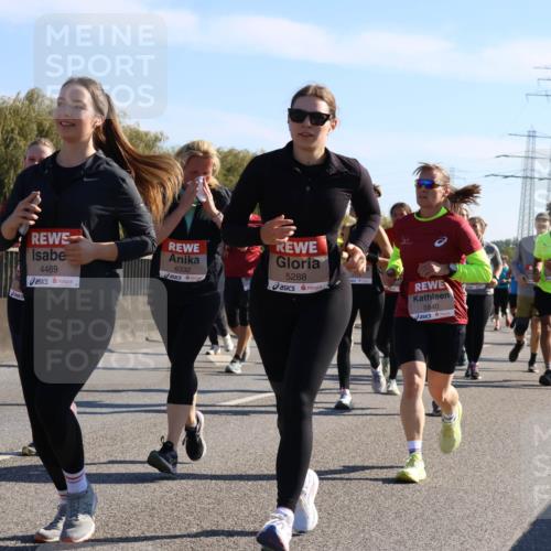 03.10.2025 - Köhlbrandbrückenlauf Strokosch-Dieckow http://msf.ph/oto/9107841 03.10.2025 12:20:55 Position 3 4489, 6332, 5288, 5840 meine-sportfotos.de