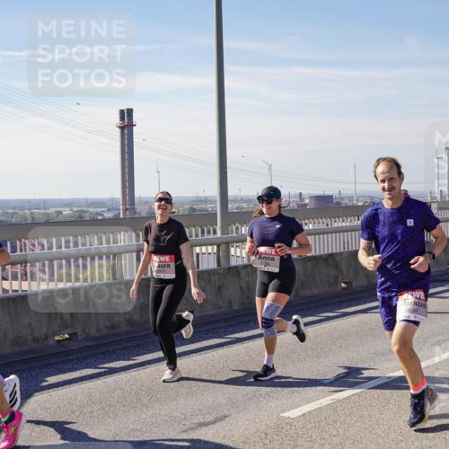 03.10.2025 - Köhlbrandbrückenlauf Michael Burmester http://msf.ph/oto/9107846 03.10.2025 12:50:59 Position 2 2025, 5638, 5642 meine-sportfotos.de