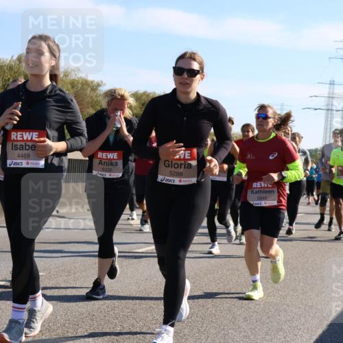 03.10.2025 - Köhlbrandbrückenlauf Strokosch-Dieckow http://msf.ph/oto/9107848 03.10.2025 12:20:55 Position 3 4489, 6332, 5288, 5840 meine-sportfotos.de