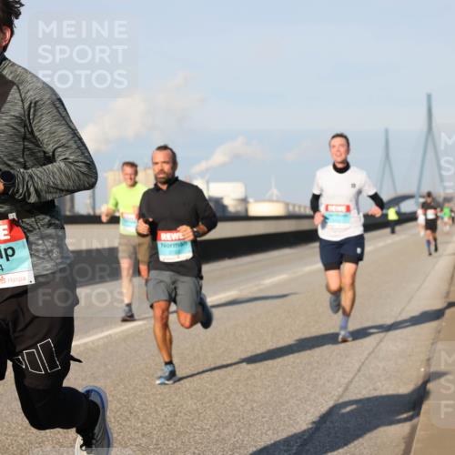 03.10.2025 - Köhlbrandbrückenlauf Lena Gebhardt http://msf.ph/oto/9107855 03.10.2025 09:40:36 Position 2 1184 meine-sportfotos.de