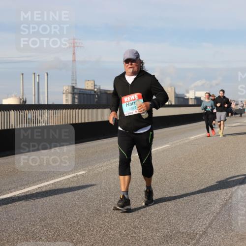 03.10.2025 - Köhlbrandbrückenlauf Lena Gebhardt http://msf.ph/oto/9107861 03.10.2025 10:13:51 Position 2 2527 meine-sportfotos.de