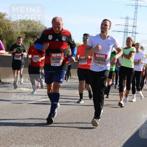 03.10.2025 - Köhlbrandbrückenlauf Strokosch-Dieckow http://msf.ph/oto/9107868 03.10.2025 12:21:00 Position 3 5127, 5892, 5891 meine-sportfotos.de