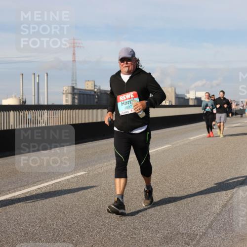 03.10.2025 - Köhlbrandbrückenlauf Lena Gebhardt http://msf.ph/oto/9107876 03.10.2025 10:13:51 Position 2 2527 meine-sportfotos.de