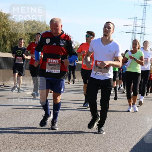 03.10.2025 - Köhlbrandbrückenlauf Strokosch-Dieckow http://msf.ph/oto/9107883 03.10.2025 12:21:00 Position 3 5127, 5892, 5891 meine-sportfotos.de