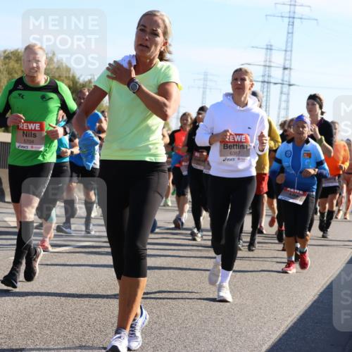 03.10.2025 - Köhlbrandbrückenlauf Strokosch-Dieckow http://msf.ph/oto/9107889 03.10.2025 12:21:03 Position 3 5704, 6387 meine-sportfotos.de