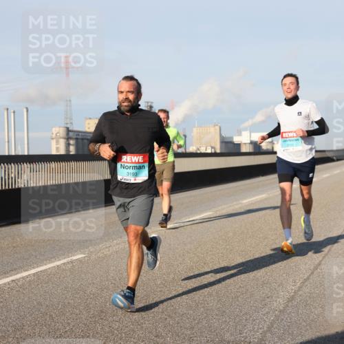 03.10.2025 - Köhlbrandbrückenlauf Lena Gebhardt http://msf.ph/oto/9107902 03.10.2025 09:40:37 Position 2 3193, 3702 meine-sportfotos.de