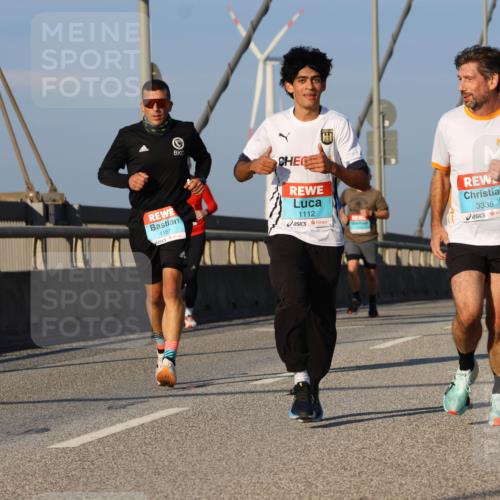 03.10.2025 - Köhlbrandbrückenlauf Strokosch-Dieckow http://msf.ph/oto/9107922 03.10.2025 09:37:52 Position 2 1167, 1112, 3338 meine-sportfotos.de