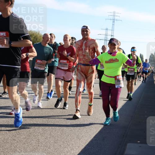 03.10.2025 - Köhlbrandbrückenlauf Strokosch-Dieckow http://msf.ph/oto/9107960 03.10.2025 12:21:11 Position 3 41, 5839, 5214 meine-sportfotos.de