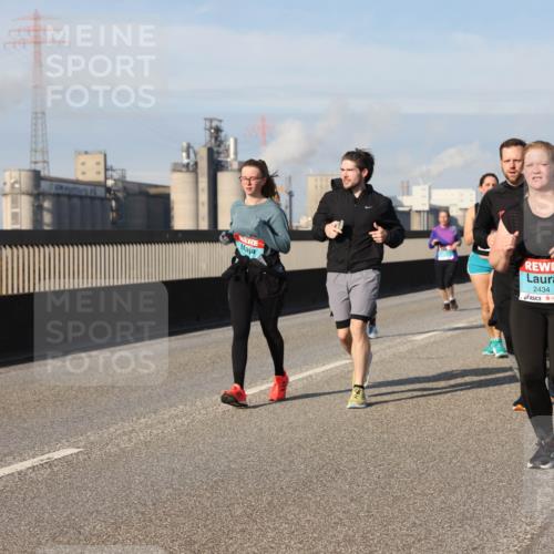 03.10.2025 - Köhlbrandbrückenlauf Lena Gebhardt http://msf.ph/oto/9108010 03.10.2025 10:13:54 Position 2 2434 meine-sportfotos.de