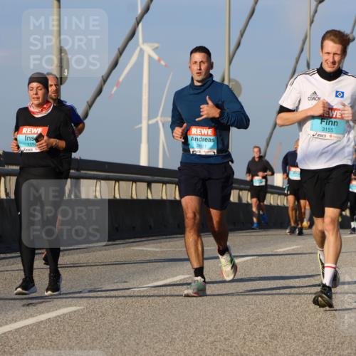 03.10.2025 - Köhlbrandbrückenlauf Strokosch-Dieckow http://msf.ph/oto/9108023 03.10.2025 09:38:06 Position 2 1114, 2811, 3155 meine-sportfotos.de