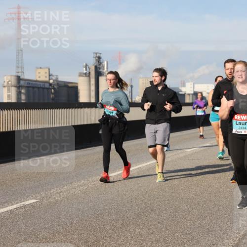 03.10.2025 - Köhlbrandbrückenlauf Lena Gebhardt http://msf.ph/oto/9108026 03.10.2025 10:13:54 Position 2 2434 meine-sportfotos.de
