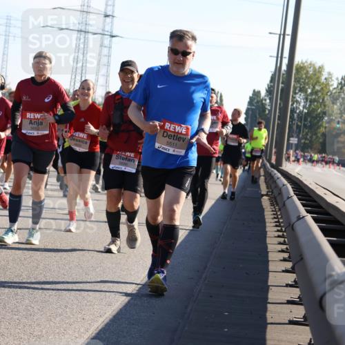 03.10.2025 - Köhlbrandbrückenlauf Strokosch-Dieckow http://msf.ph/oto/9108046 03.10.2025 12:21:18 Position 3 29, 5685, 5682, 4829, 5686, 5511 meine-sportfotos.de