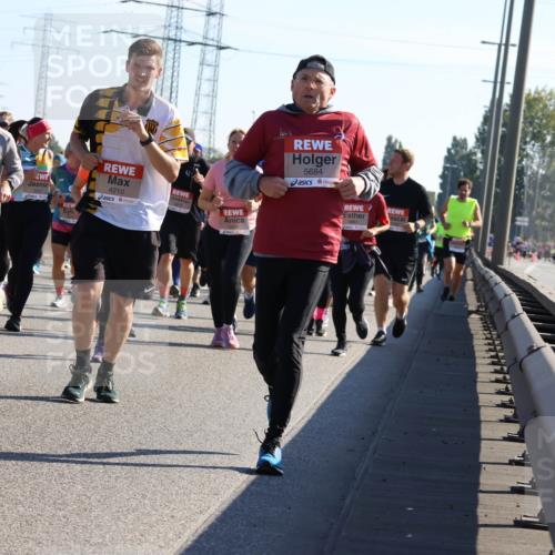 03.10.2025 - Köhlbrandbrückenlauf Strokosch-Dieckow http://msf.ph/oto/9108057 03.10.2025 12:21:21 Position 3 4210, 5032, 5150, 5684 meine-sportfotos.de