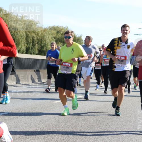 03.10.2025 - Köhlbrandbrückenlauf Strokosch-Dieckow http://msf.ph/oto/9108071 03.10.2025 12:21:23 Position 3 4829, 5150, 4210, 5684 meine-sportfotos.de