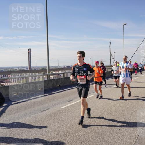 03.10.2025 - Köhlbrandbrückenlauf Michael Burmester http://msf.ph/oto/9108114 03.10.2025 12:51:06 Position 2 5761 meine-sportfotos.de