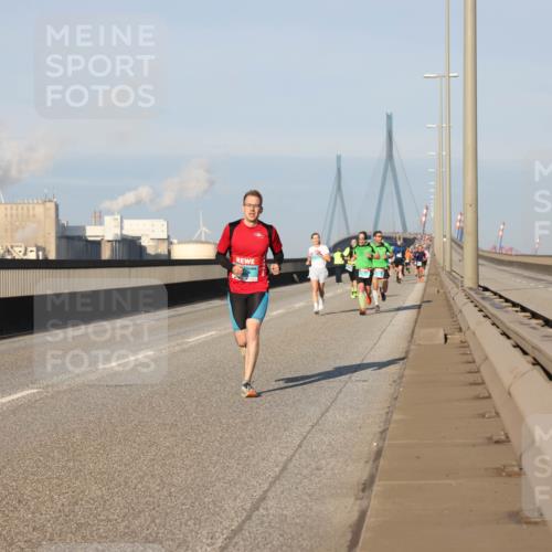 03.10.2025 - Köhlbrandbrückenlauf Lena Gebhardt http://msf.ph/oto/9108115 03.10.2025 09:40:47 Position 2  meine-sportfotos.de