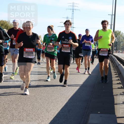 03.10.2025 - Köhlbrandbrückenlauf Strokosch-Dieckow http://msf.ph/oto/9108120 03.10.2025 12:21:31 Position 3 5730, 6652, 5761, 6445 meine-sportfotos.de