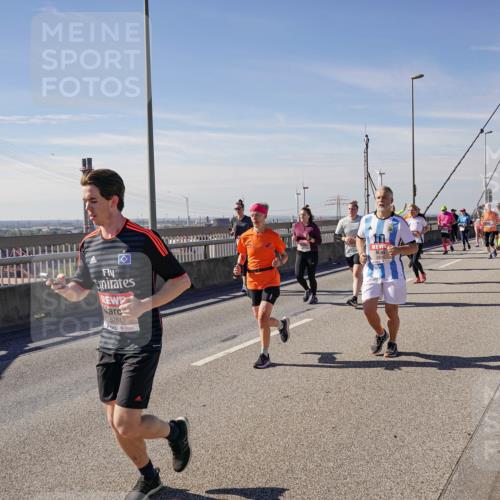 03.10.2025 - Köhlbrandbrückenlauf Michael Burmester http://msf.ph/oto/9108125 03.10.2025 12:51:07 Position 2 5761, 10 meine-sportfotos.de