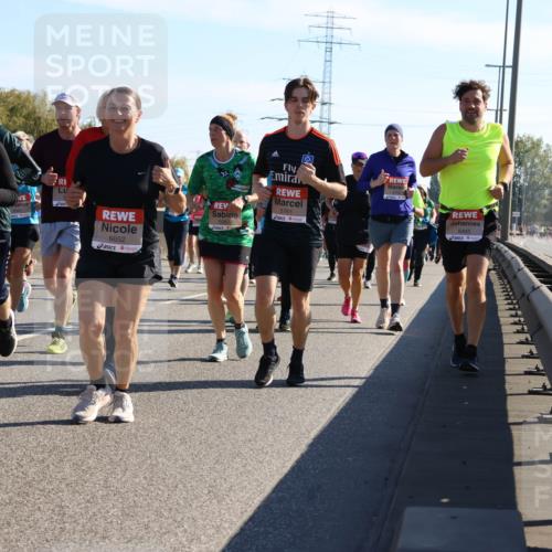 03.10.2025 - Köhlbrandbrückenlauf Strokosch-Dieckow http://msf.ph/oto/9108126 03.10.2025 12:21:31 Position 3 5730, 6652, 5761, 6445 meine-sportfotos.de